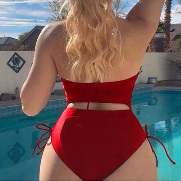 Bikini - Picture 4 of 4